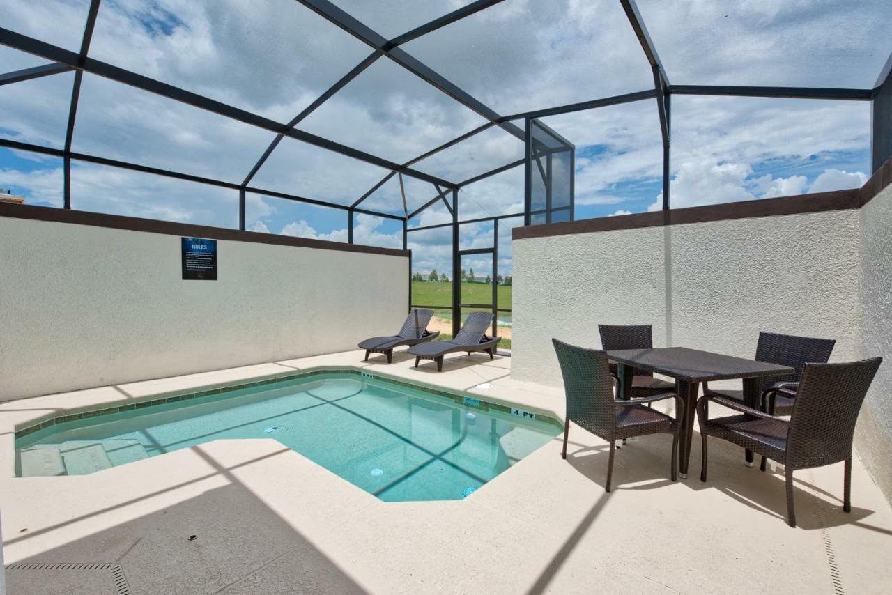 Modern Home With Private Pool Davenport Exterior photo